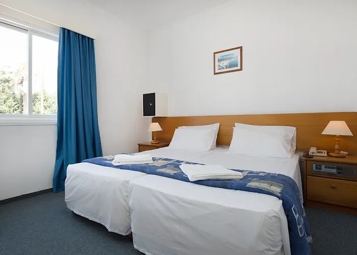 Sunny Hill Apartments
